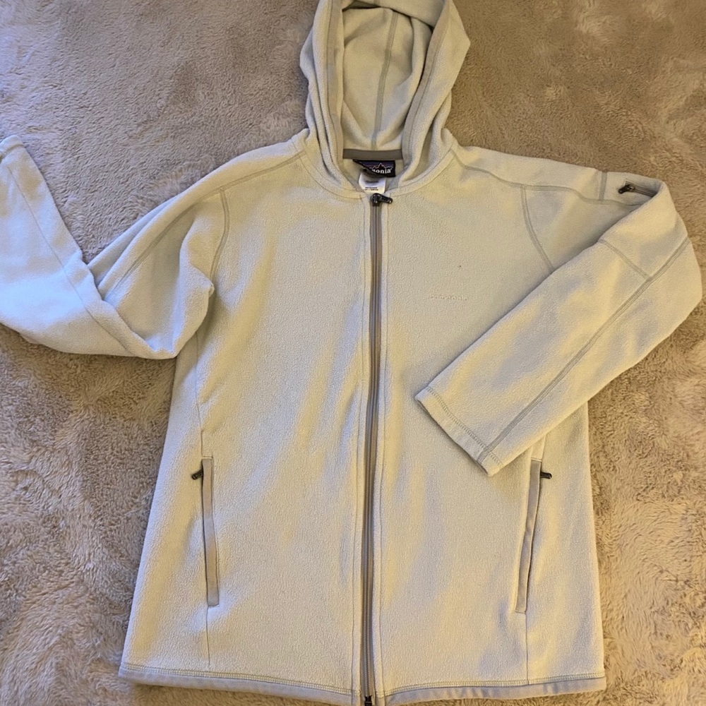 White Patagonia Fleece